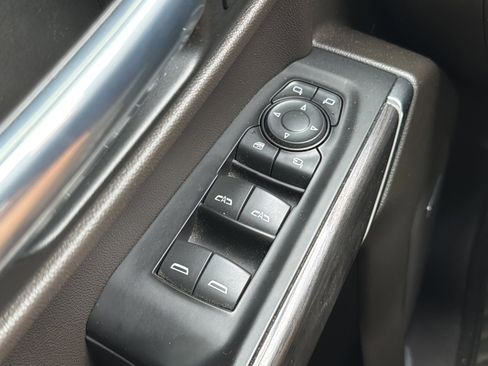 Used 2019 Chevrolet Silverado 1500 LTZ w/ LTZ Premium Package RWD image 17