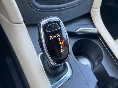 Used 2017 Cadillac XT5 Premium Luxury w/ Driver Assist Package image 22