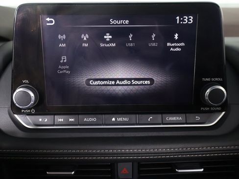 Used 2023 Nissan Rogue SV image 39