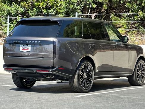 New 2026 Land Rover Range Rover Long Wheelbase SE AWD/4WD image 5