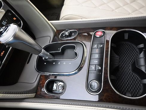 Used 2017 Bentley Flying Spur S V8 AWD/4WD image 36
