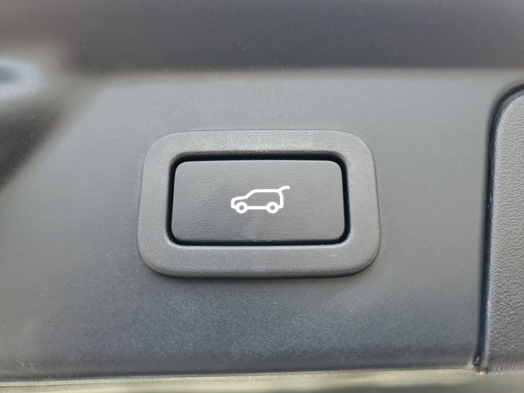 Used 2021 Land Rover Range Rover Velar R-Dynamic S AWD/4WD image 34
