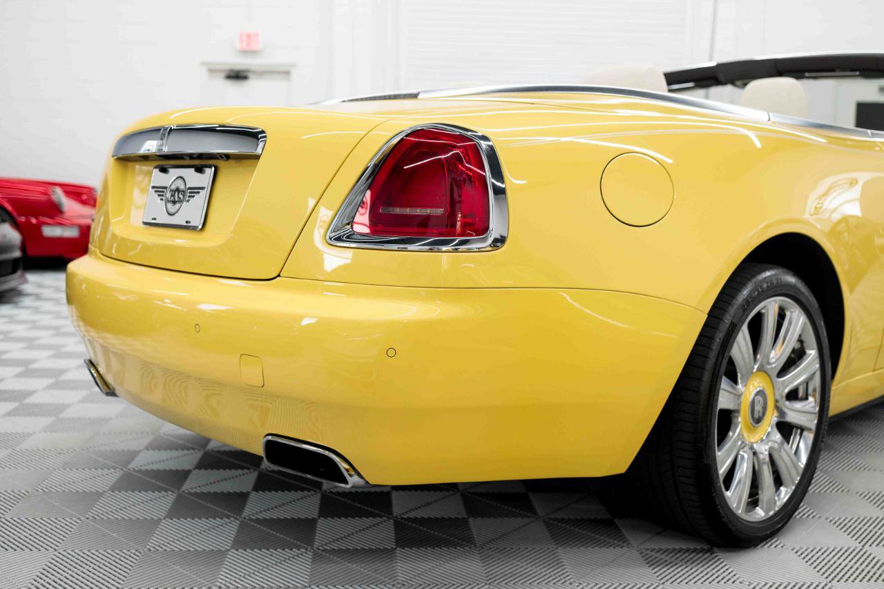 Used 2017 Rolls-Royce Dawn RWD image 81