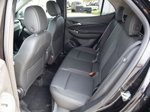 Used 2025 Buick Encore GX Preferred AWD/4WD image 12