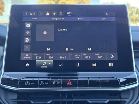 New 2026 Jeep Compass Latitude image 19