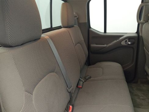Used 2015 Nissan Frontier SV w/ SV Value Truck Package RWD image 19