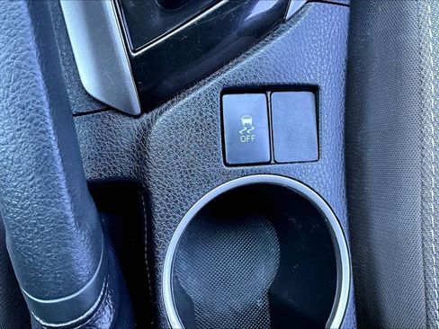 Used 2016 Toyota Corolla LE FWD image 36
