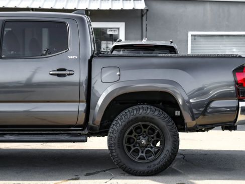 Used 2020 Toyota Tacoma SR5 image 23