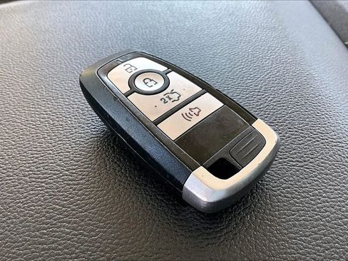 Used 2020 Ford Mustang Coupe image 31