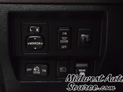 Used 2020 Toyota Tundra SR5 w/ SR5 Convenience Package AWD/4WD image 15