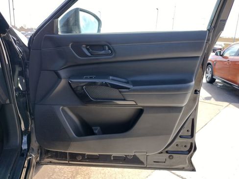 Used 2023 Nissan Pathfinder SV AWD/4WD image 21