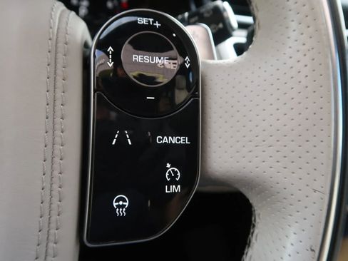 Used 2018 Land Rover Range Rover Velar image 42