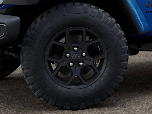 Used 2025 Jeep Gladiator Sport AWD/4WD image 8