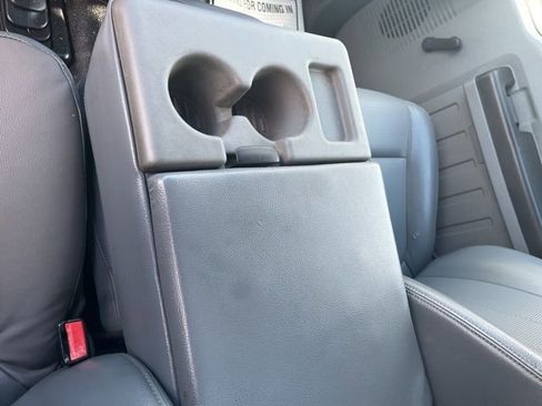 Used 2016 Ford F550 4x4 Regular Cab Super Duty image 13