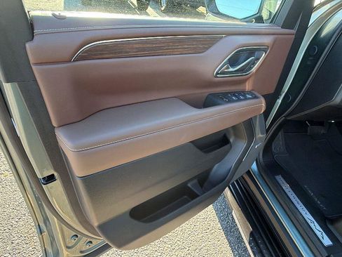 Certified 2024 Chevrolet Suburban High Country w/ Max Trailering Package AWD/4WD image 11
