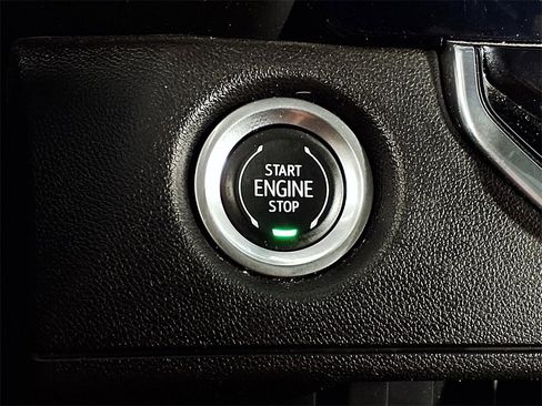 Used 2023 Chevrolet Colorado Trail Boss w/ Technology Package image 17