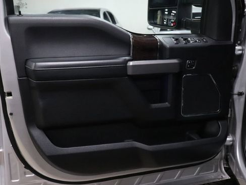 Used 2017 Ford F250 Platinum w/ Platinum Ultimate Package image 8