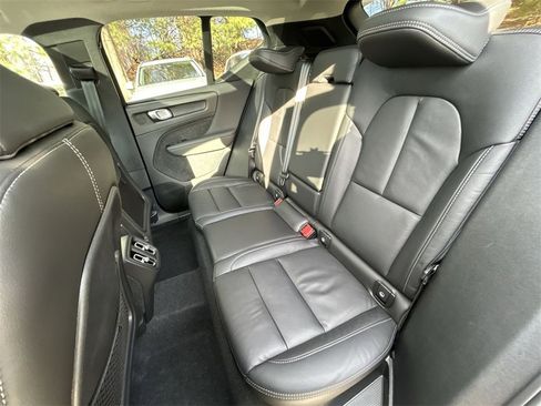 Certified 2024 Volvo XC40 B5 Plus w/ Protection Package Premier image 23