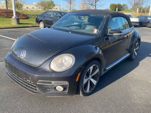 Used 2013 Volkswagen Beetle 2.0T image 2