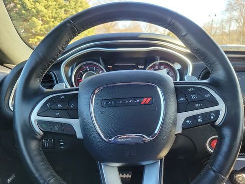 Used 2016 Dodge Challenger R/T Scat Pack w/ Leather Interior Group image 11
