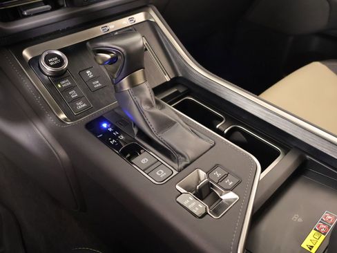 Used 2024 Lexus GX 550 AWD/4WD image 10