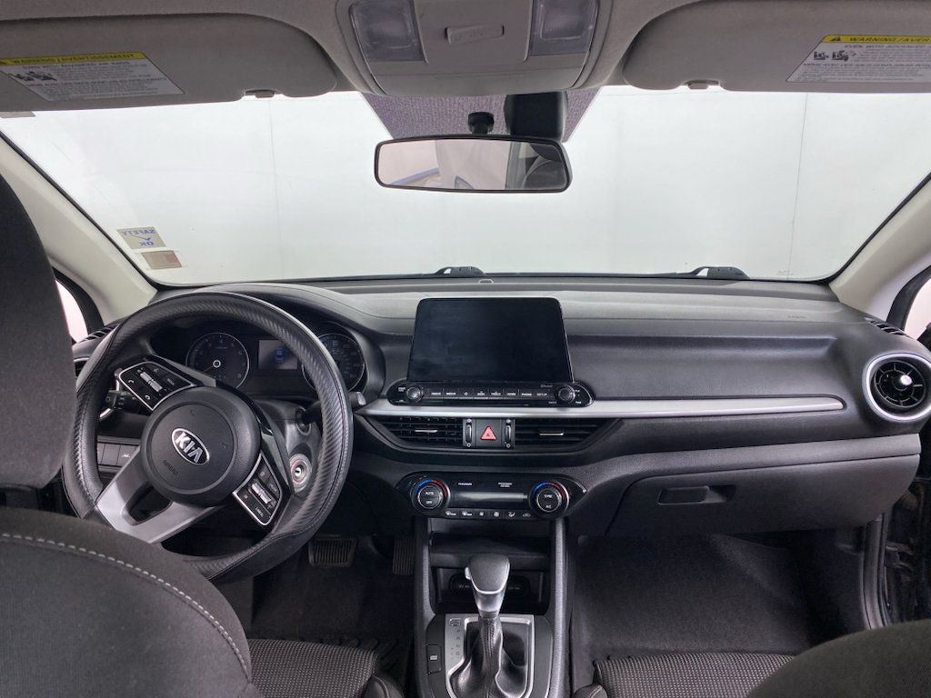 Used 2019 Kia Forte LXS FWD image 3