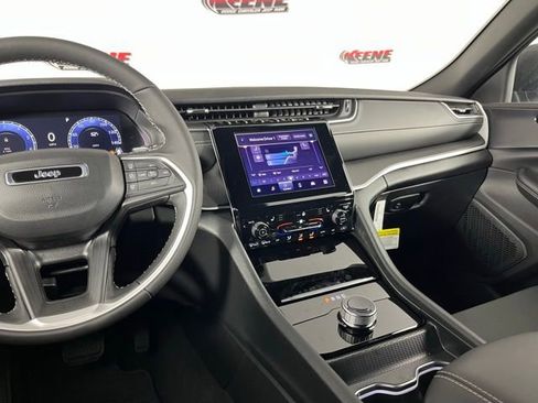 New 2025 Jeep Grand Cherokee Laredo X w/ Luxury Tech Group I image 18