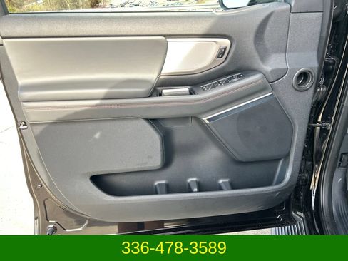 Used 2025 Ford Expedition Active RWD image 12