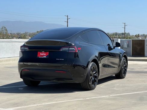 Used 2023 Tesla Model Y Long Range AWD/4WD image 31