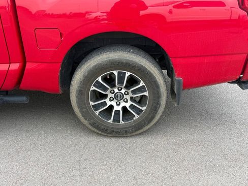 Used 2024 Nissan Titan SV w/ SV Convenience Package image 25