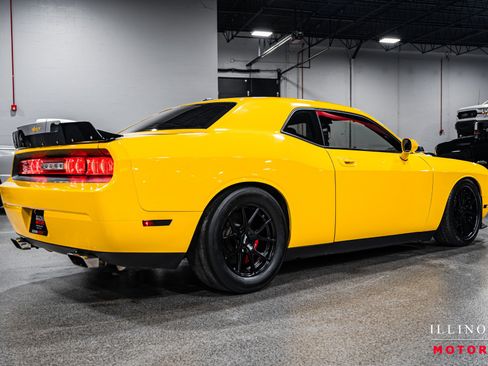 Used 2010 Dodge Challenger SRT8 w/ Special Edition Group image 5