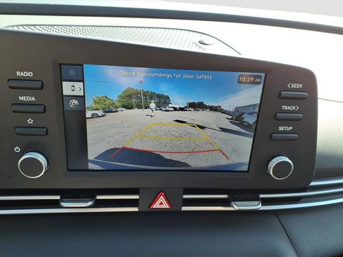 New 2025 Hyundai Elantra SE image 11