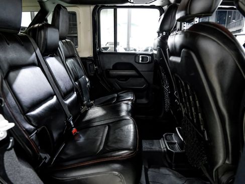 Used 2018 Jeep Wrangler Unlimited Rubicon w/ LED Lighting Group image 42