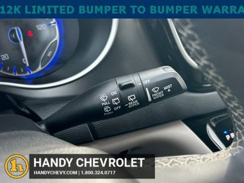 Used 2024 Chrysler Pacifica Touring-L image 26