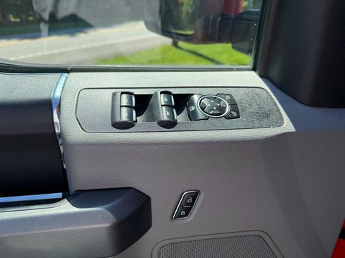 Used 2017 Ford F250 XLT w/ XLT Value Package AWD/4WD image 27