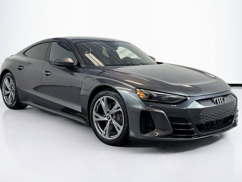 Used 2023 Audi e-tron GT Prestige w/ Prestige Package image 3