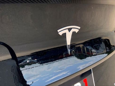 Used 2022 Tesla Model Y Performance AWD/4WD image 29