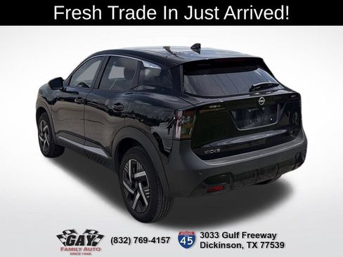 Used 2025 Nissan Kicks SV w/ Charging Package FWD image 7