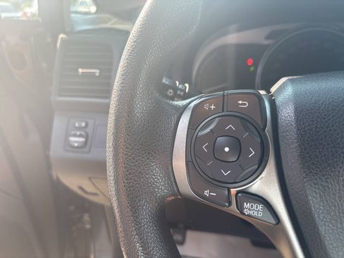 Used 2015 Toyota Venza LE AWD/4WD image 36