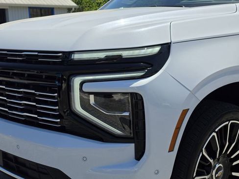 New 2026 Chevrolet Suburban High Country image 9
