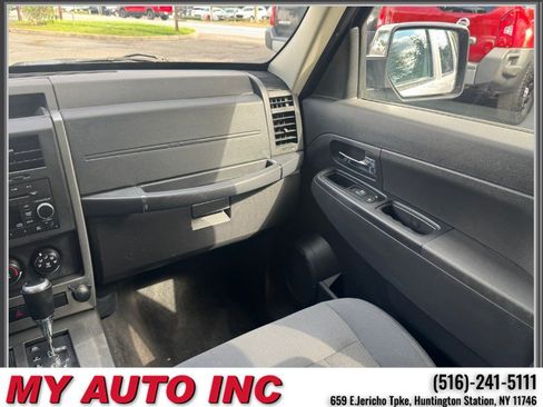 Used 2011 Jeep Liberty Sport AWD/4WD image 13