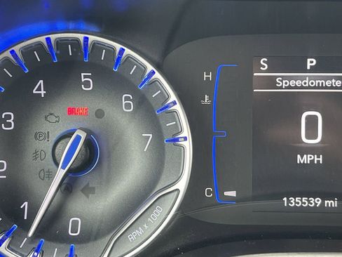 Used 2018 Chrysler Pacifica Touring Plus w/ Tire & Wheel Group image 13