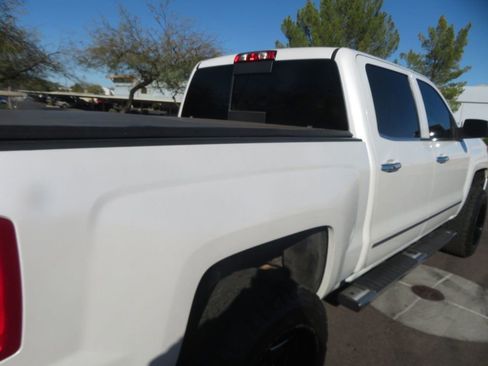 Used 2017 Chevrolet Silverado 1500 LTZ Z71 w/ LTZ Plus Package AWD/4WD image 10