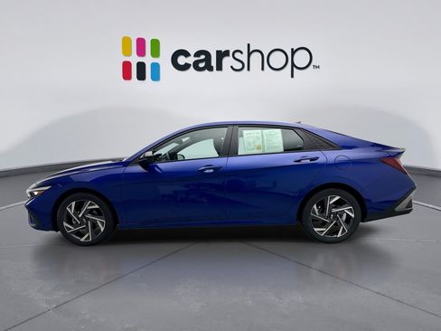 Used 2025 Hyundai Elantra Sport FWD image 2