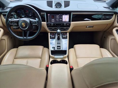 Used 2022 Porsche Macan AWD/4WD image 18