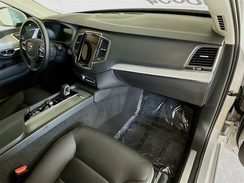 Certified 2025 Volvo XC90 B5 Core image 31