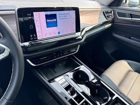 Certified 2026 Volkswagen Atlas SEL AWD/4WD image 18