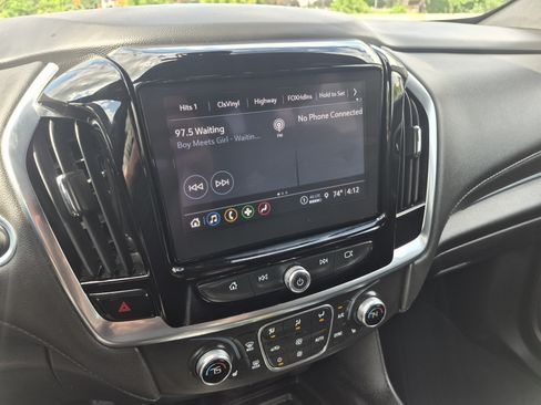 Used 2023 Chevrolet Traverse LT w/ LPO, Cargo Package AWD/4WD image 21