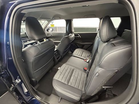 New 2026 Mitsubishi Outlander SE image 38