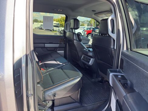 Used 2025 Ford F450 Lariat w/ Lariat Ultimate Package AWD/4WD image 22